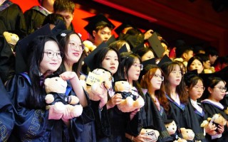 扬州大学美术与设计学院有何特色与优势？