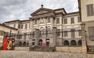 贝尔加莫卡拉拉美术学院