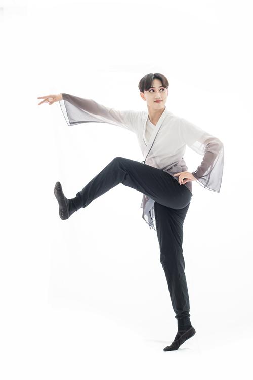 男生艺考舞蹈可选哪些舞种？-第2张图片-泰美艺术培训