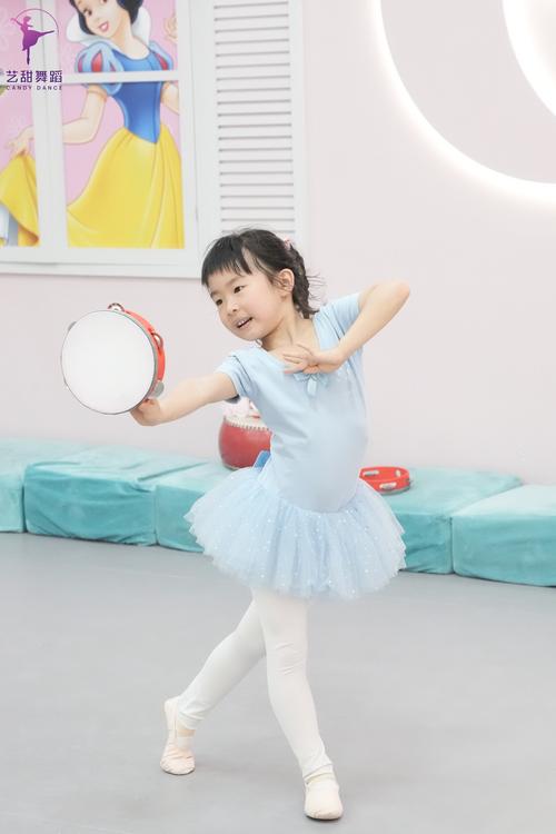 朝阳市师专幼师专业舞蹈-第3张图片-泰美艺术培训