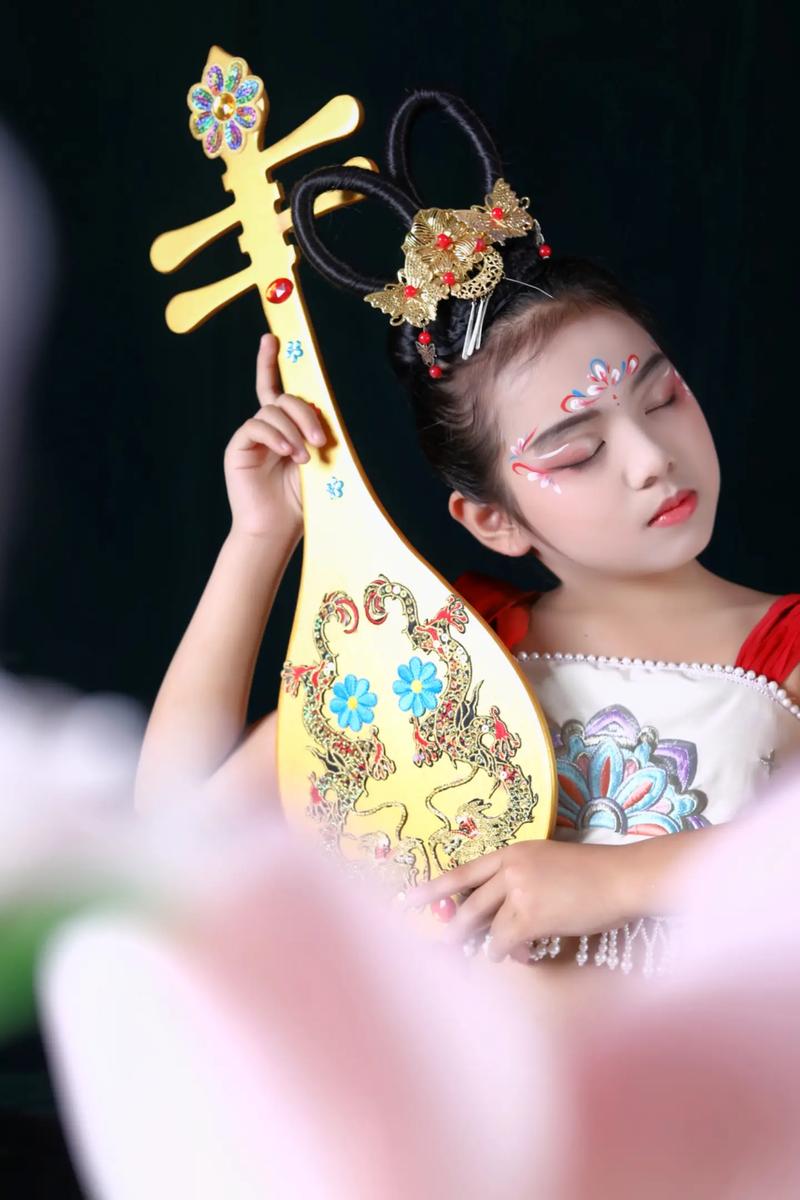 十岁女孩学舞，哪种最适合身心发展？-第2张图片-泰美艺术培训