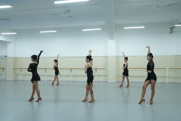 华东师范大学开设舞蹈学专业吗？-第2张图片-泰美艺术培训