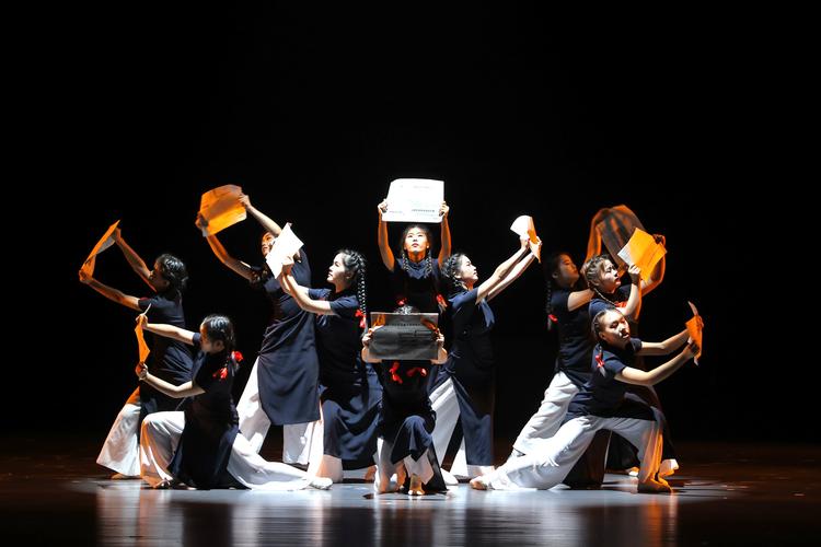 江西省舞蹈学专业哪家强?-第2张图片-泰美艺术培训 江西省舞蹈学专业哪家强?-第2张图片-泰美艺术培训