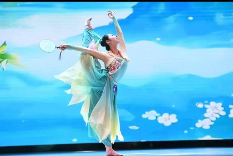 2025成都舞蹈考试何时考？考什么内容？-第3张图片-泰美艺术培训