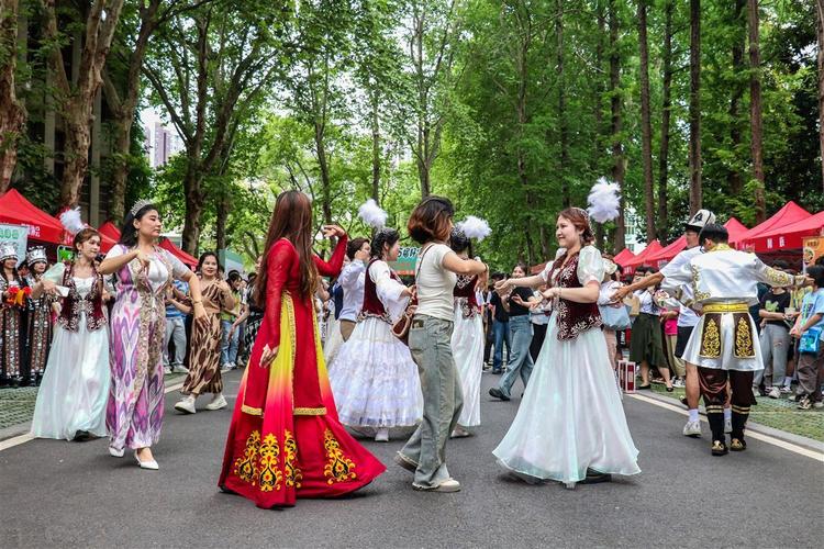 湖北民大是否有舞蹈社团?-第3张图片-泰美艺术培训 湖北民大是否有舞蹈社团?-第3张图片-泰美艺术培训