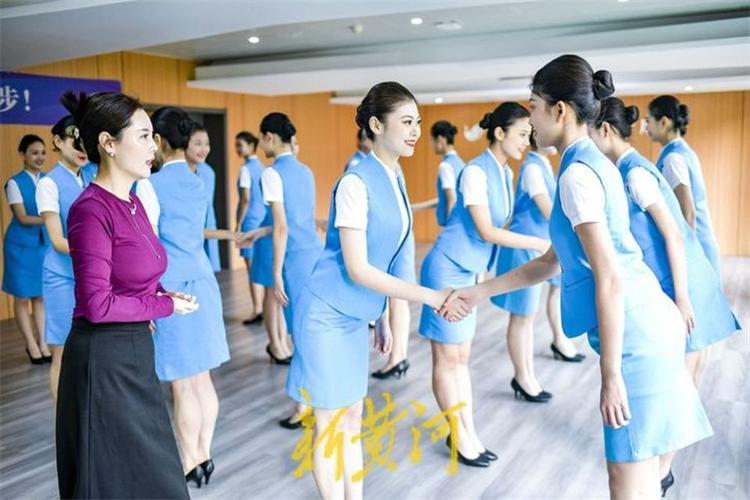 空乘为何必须参加艺考?-第1张图片-泰美艺术培训 空乘为何必须参加艺考?-第1张图片-泰美艺术培训