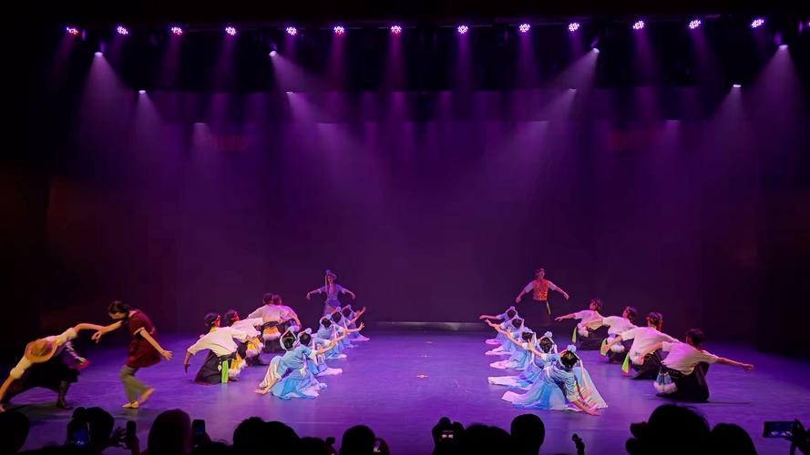 武汉甚家叽舞蹈体育学院是正规院校吗?-第1张图片-泰美艺术培训 武汉甚家叽舞蹈体育学院是正规院校吗?-第1张图片-泰美艺术培训