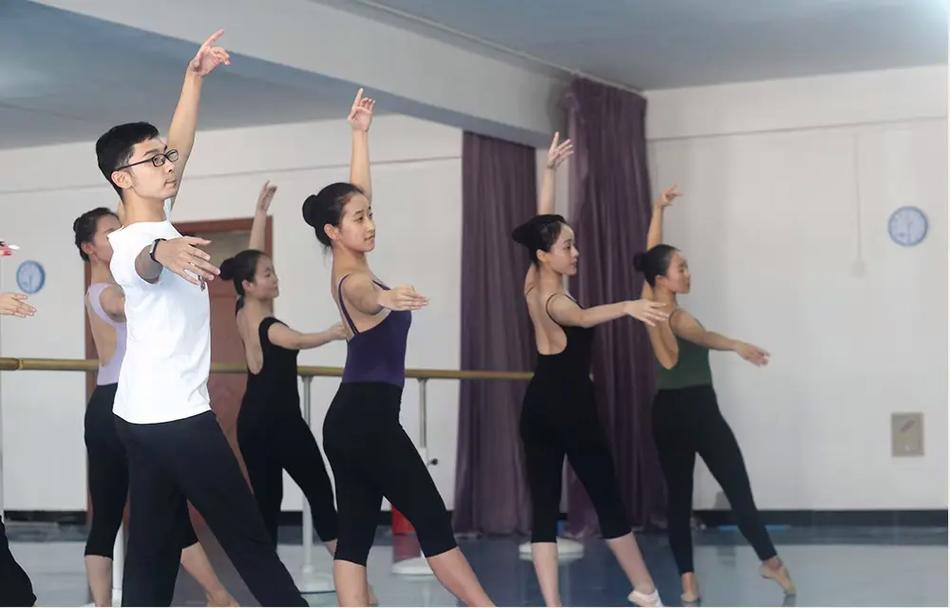 云南艺术学院舞蹈编导系-第1张图片-泰美艺术培训