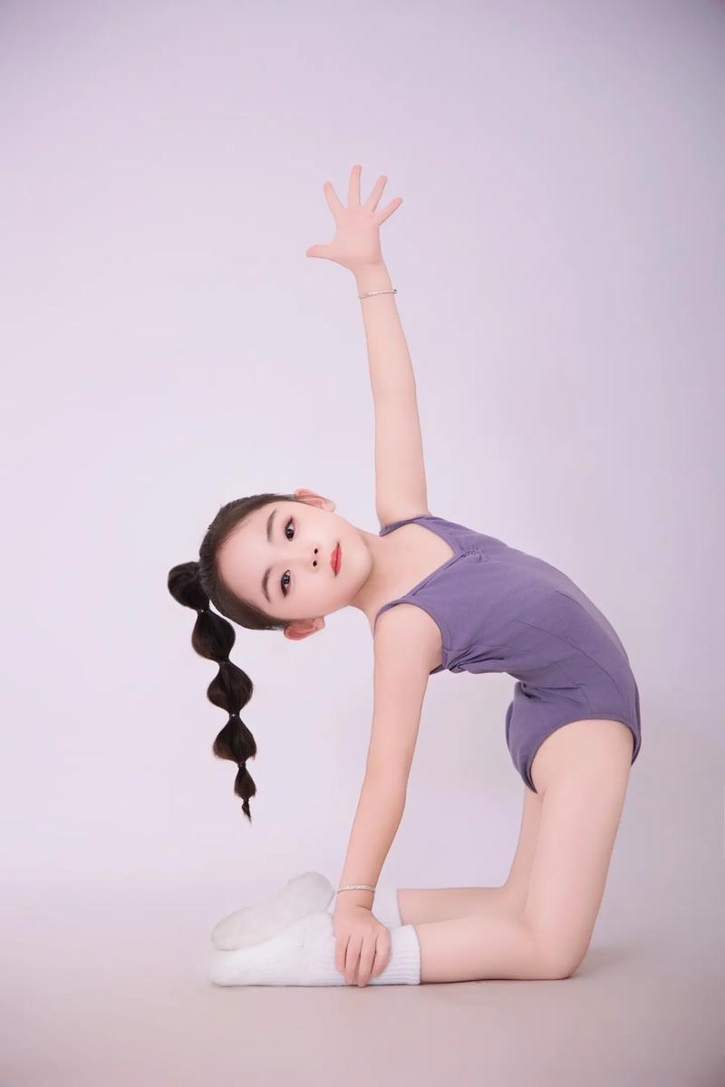 小女孩适合学哪种舞蹈？-第3张图片-泰美艺术培训