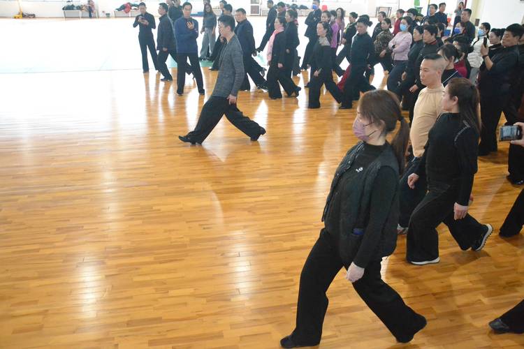 舞蹈集训必带物品有哪些？-第3张图片-泰美艺术培训