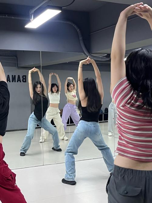 成人学舞蹈,女性能学会吗?-第1张图片-泰美艺术培训 成人学舞蹈,女性能学会吗?-第1张图片-泰美艺术培训