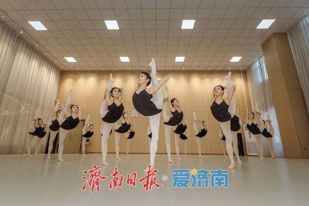山东有哪些好的专科舞蹈学校？-第3张图片-泰美艺术培训