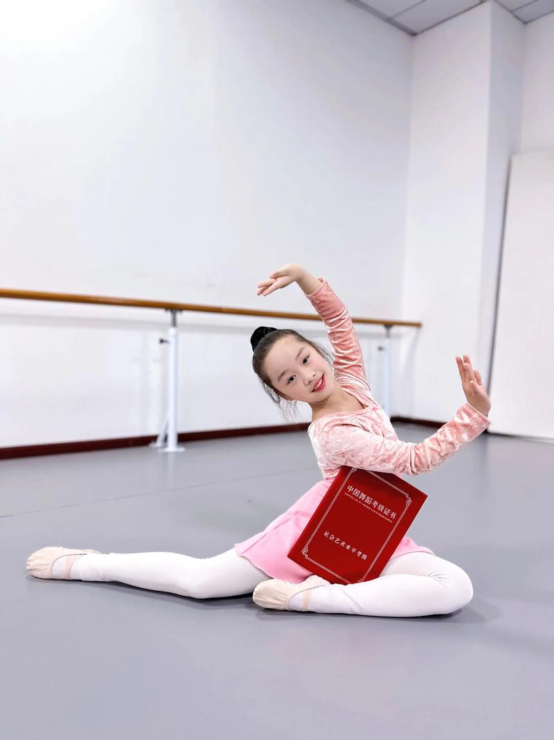 高个子小孩学舞蹈有优势还是劣势？-第3张图片-泰美艺术培训