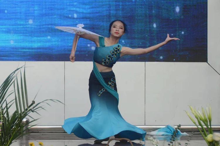 广西外国语学院舞蹈表演有何特色？-第2张图片-泰美艺术培训