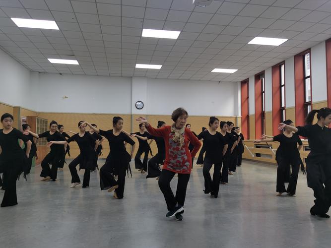 贵州财经大学舞蹈学教师-第1张图片-泰美艺术培训