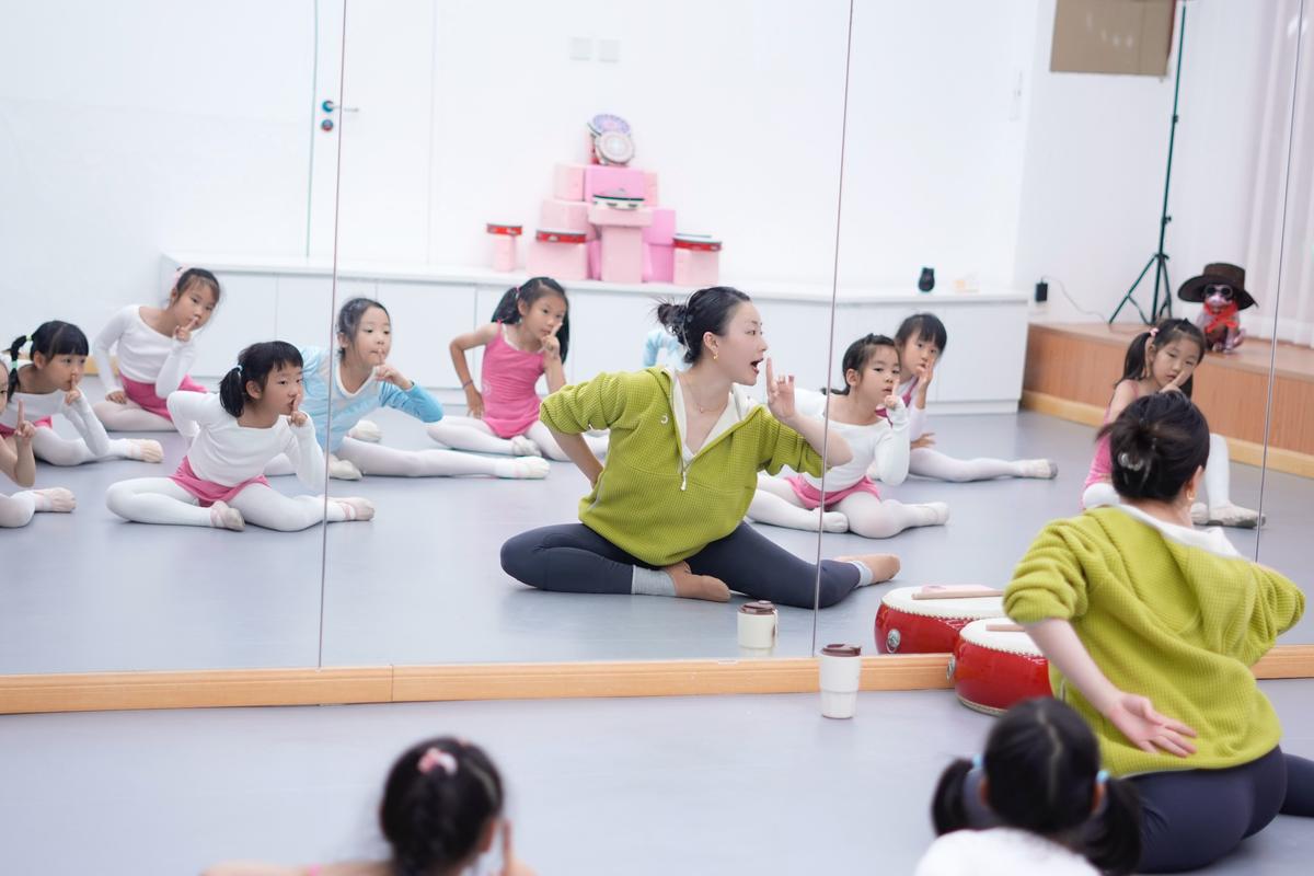 开舞蹈室需掌握哪些核心技能？-第1张图片-泰美艺术培训