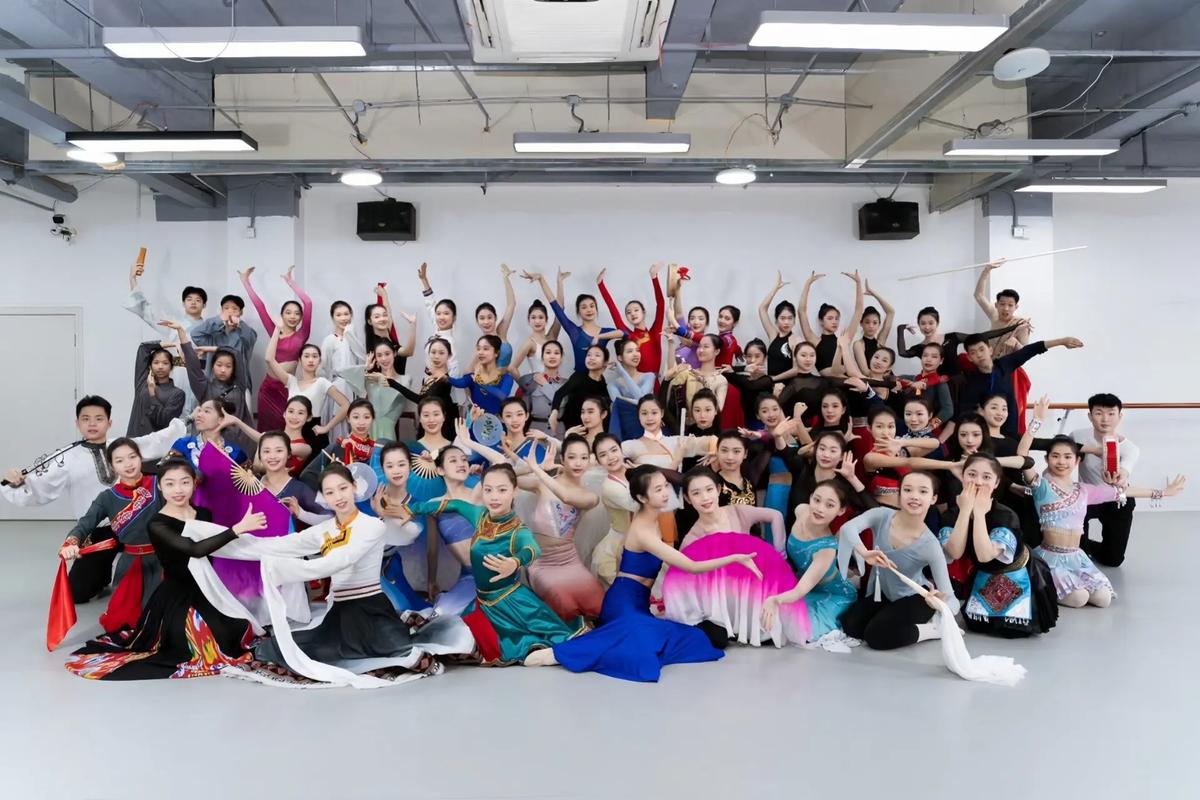 影视表演舞蹈考什么？-第1张图片-泰美艺术培训