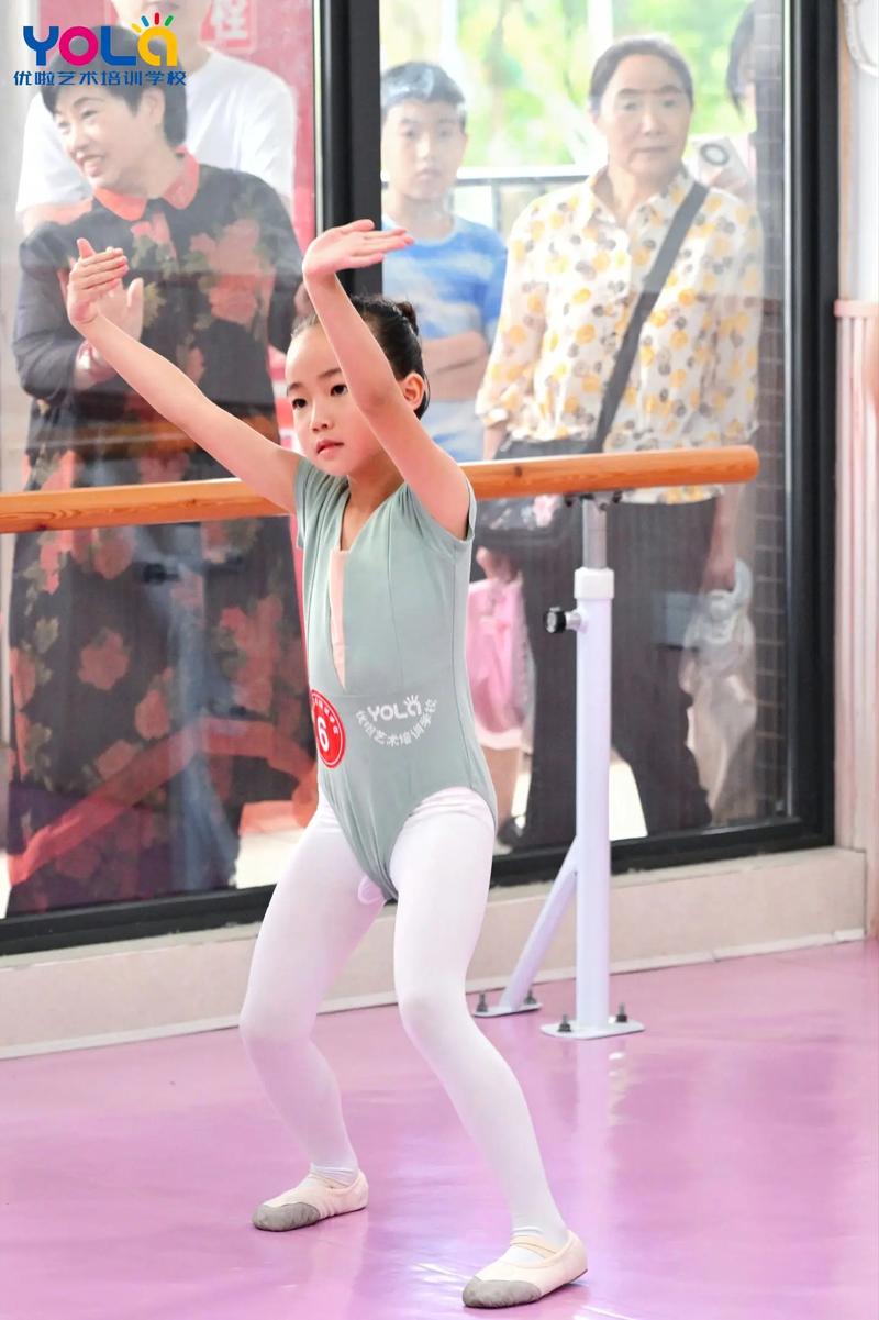 孩子学舞考级，到底几岁开始最合适？-第3张图片-泰美艺术培训