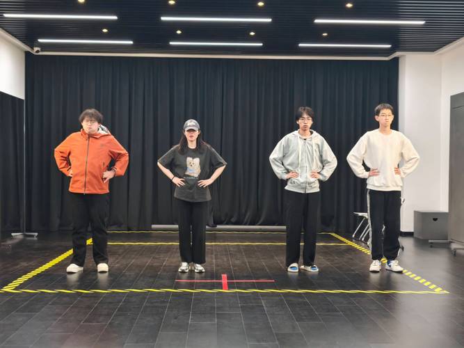 2025音乐艺考服装该怎么选？-第1张图片-泰美艺术培训