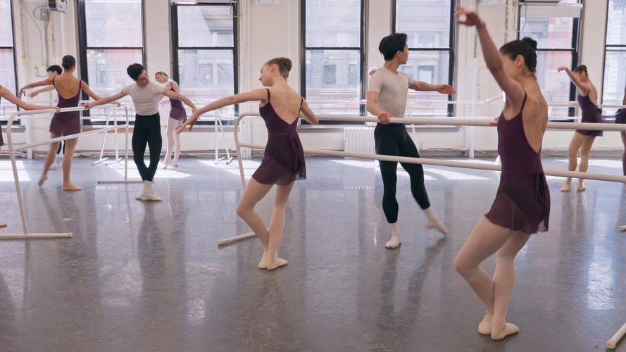 2025川音舞蹈校考何时开始报名？-第3张图片-泰美艺术培训