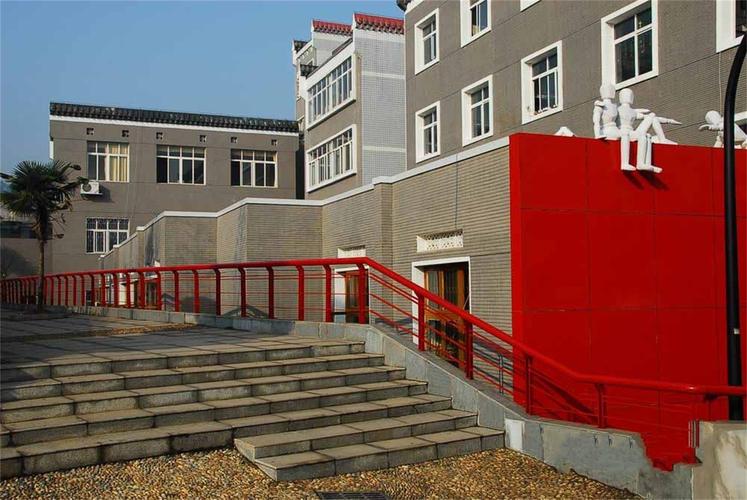 湖南工艺美术职业学院有何特色？-第1张图片-泰美艺术培训