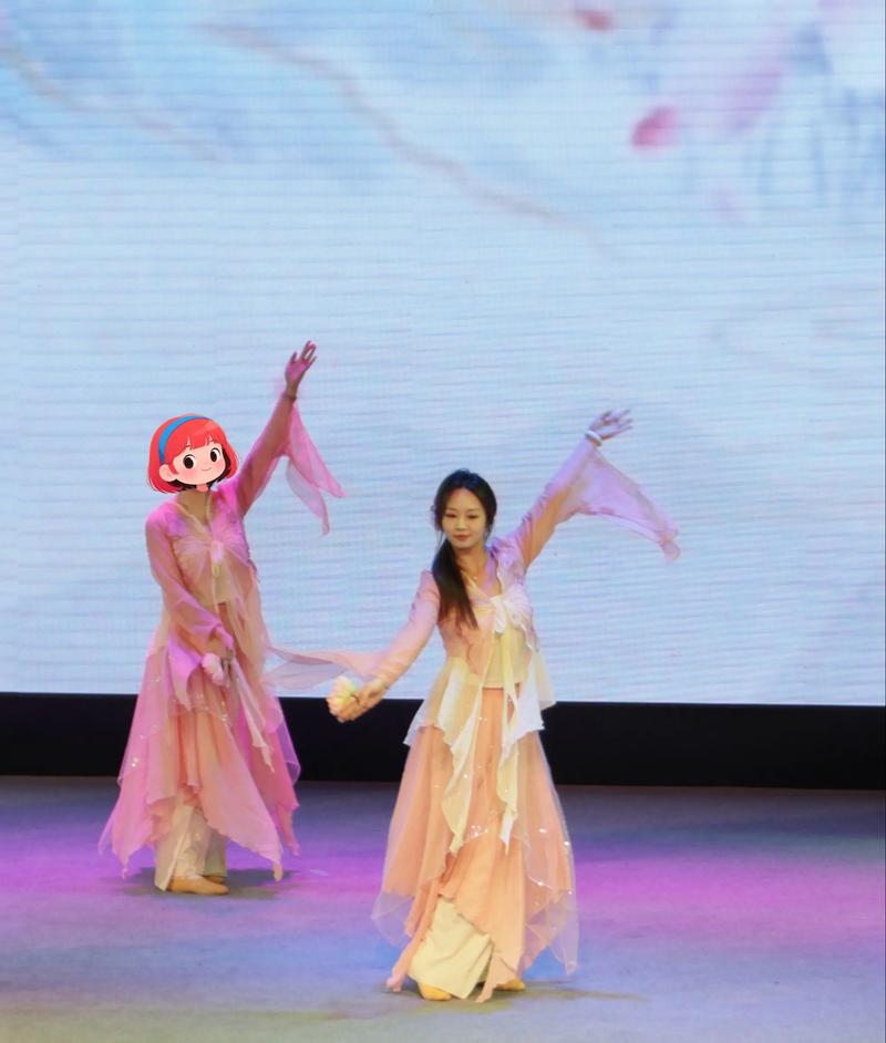 西北大学南校区南门舞蹈-第1张图片-泰美艺术培训