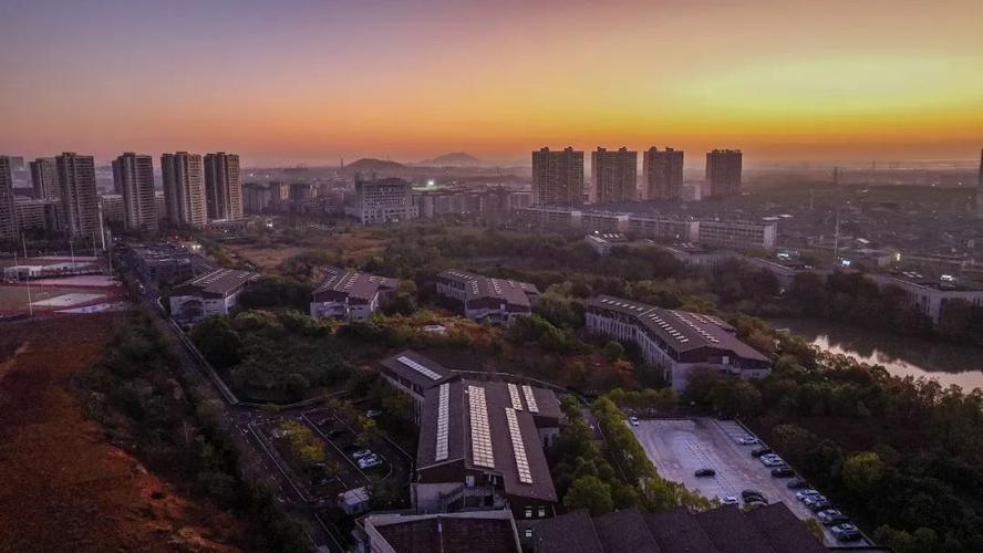 湖北美术学院藏龙岛校区有何特色？-第1张图片-泰美艺术培训