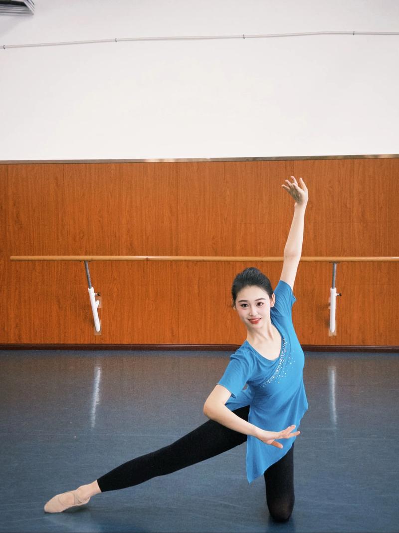 舞蹈生选文理,未来路该怎么走?-第1张图片-泰美艺术培训 舞蹈生选文理,未来路该怎么走?-第1张图片-泰美艺术培训