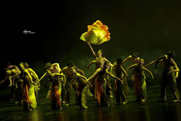 2025贵州大学舞蹈系-第2张图片-泰美艺术培训 2025贵州大学舞蹈系-第2张图片-泰美艺术培训