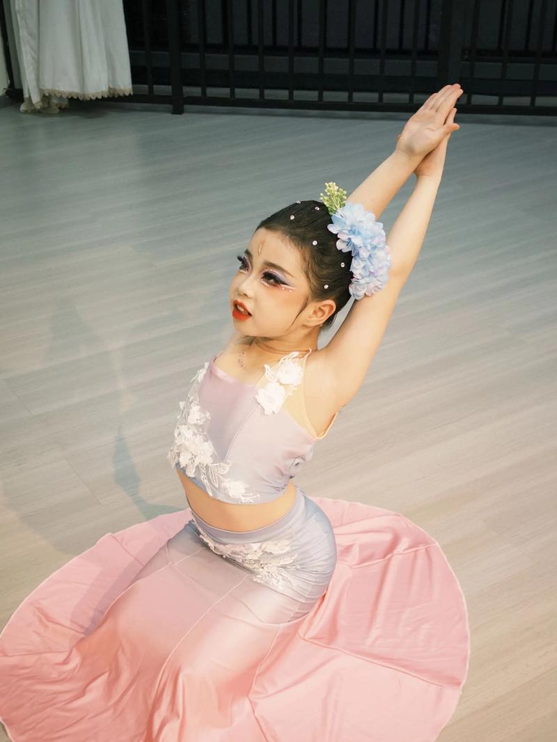 初学舞蹈如何选个人剧目?-第1张图片-泰美艺术培训 初学舞蹈如何选个人剧目?-第1张图片-泰美艺术培训