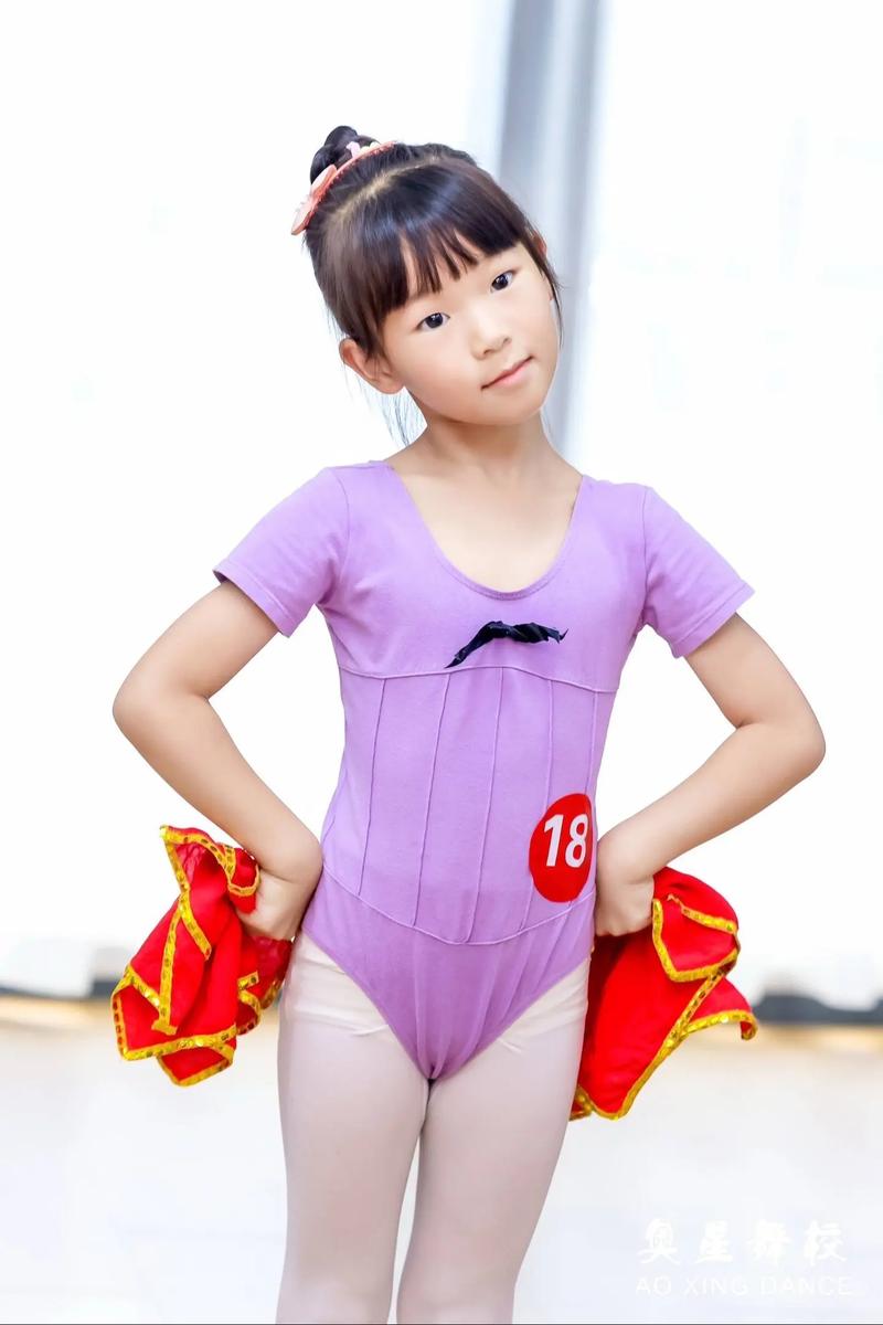 高中女孩学什么舞蹈不晚-第2张图片-泰美艺术培训