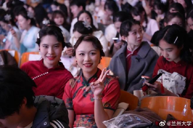 兰州哪些大学开设舞蹈专业?-第3张图片-泰美艺术培训 兰州哪些大学开设舞蹈专业?-第3张图片-泰美艺术培训