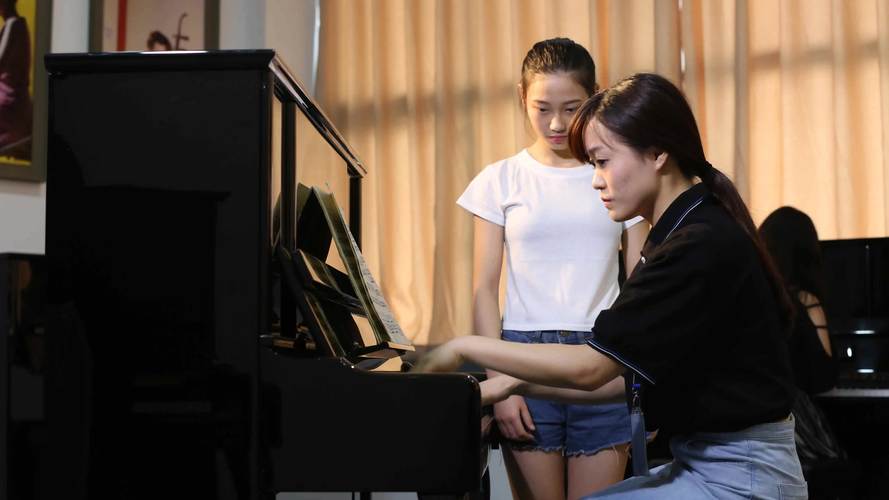 成都艺考声乐教师招聘要求有哪些？-第3张图片-泰美艺术培训