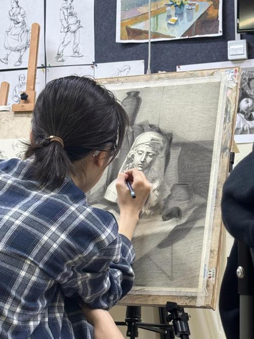 新疆美术艺考有何独特魅力？-第3张图片-泰美艺术培训