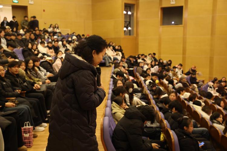 集美大学音乐学院为何出现旷课现象？-第1张图片-泰美艺术培训