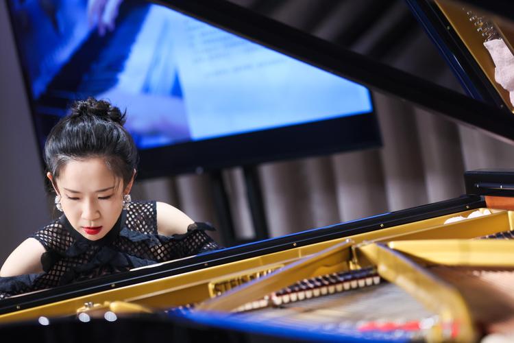 形体走台步音乐有哪些？-第2张图片-泰美艺术培训