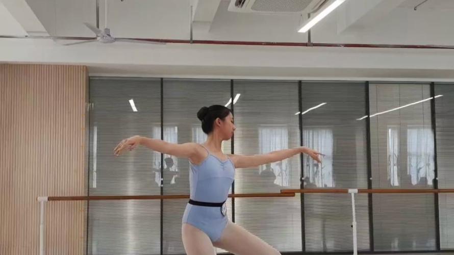 2025舞蹈校考考什么？-第2张图片-泰美艺术培训