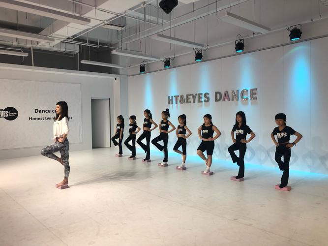 学什么舞蹈能快速提升气质？-第3张图片-泰美艺术培训